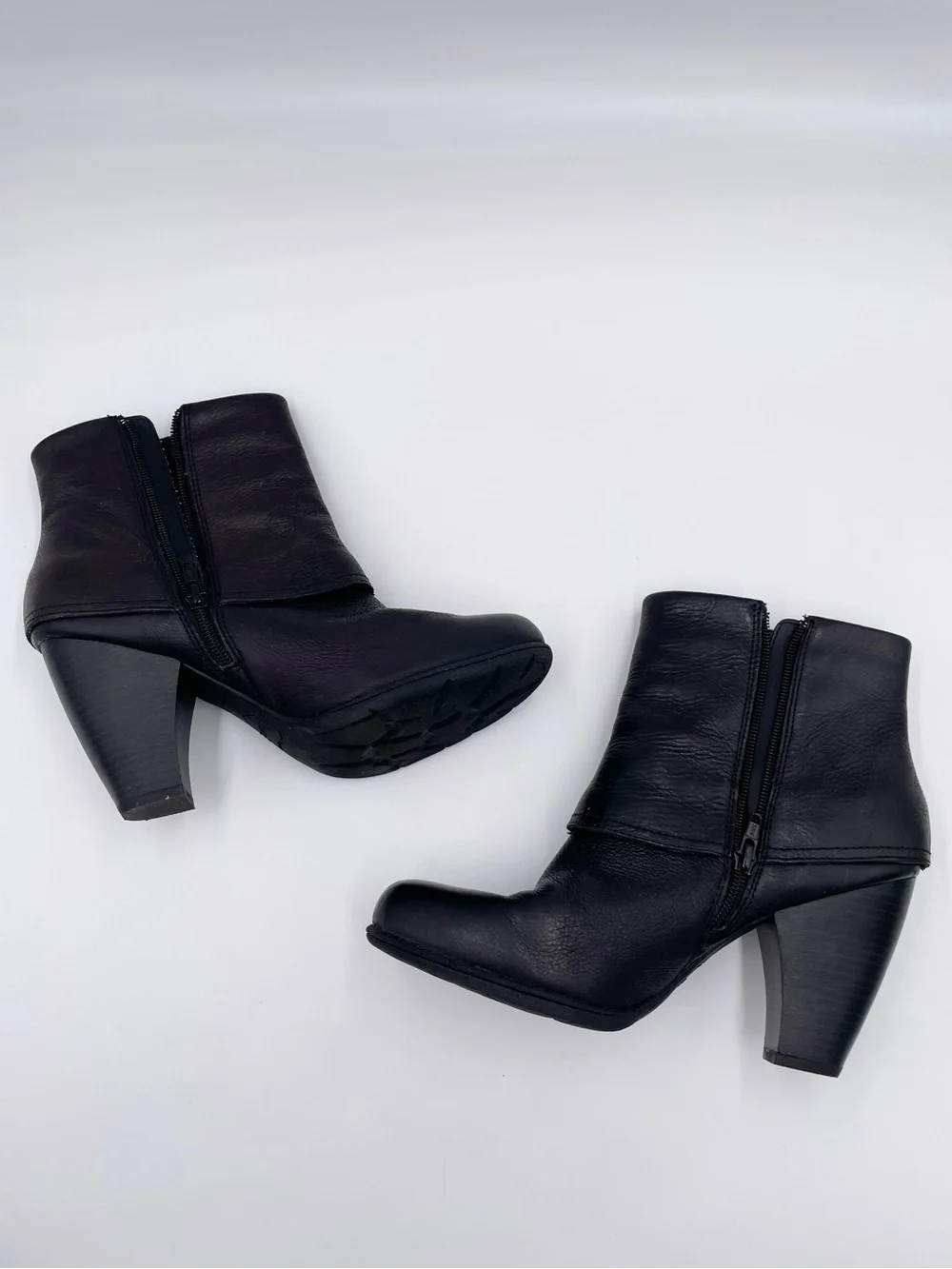 B.O.C. Born Concept Ankle Boots Size 9 Black Leather Foldover Cuff Side Zipper